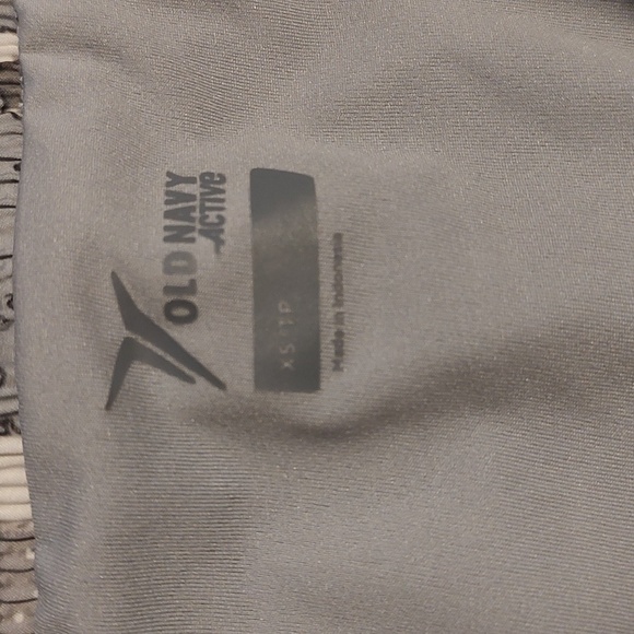 NWOT Old Navy Active Mesh Shorts - Picture 3 of 4